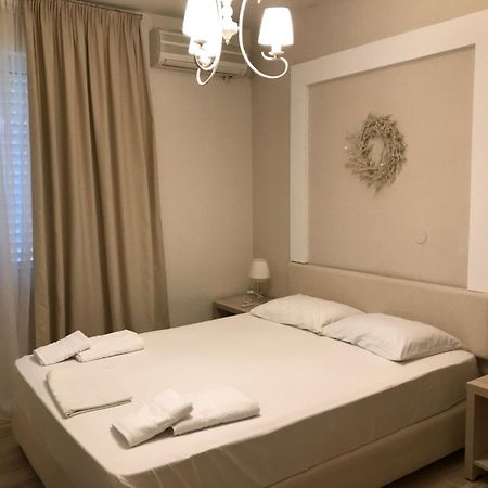 Leonidas Apartments And Suites 莫拉卡里瓦 外观 照片