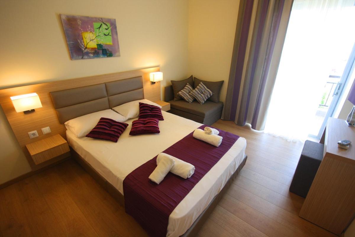 Leonidas Apartments And Suites 莫拉卡里瓦 外观 照片