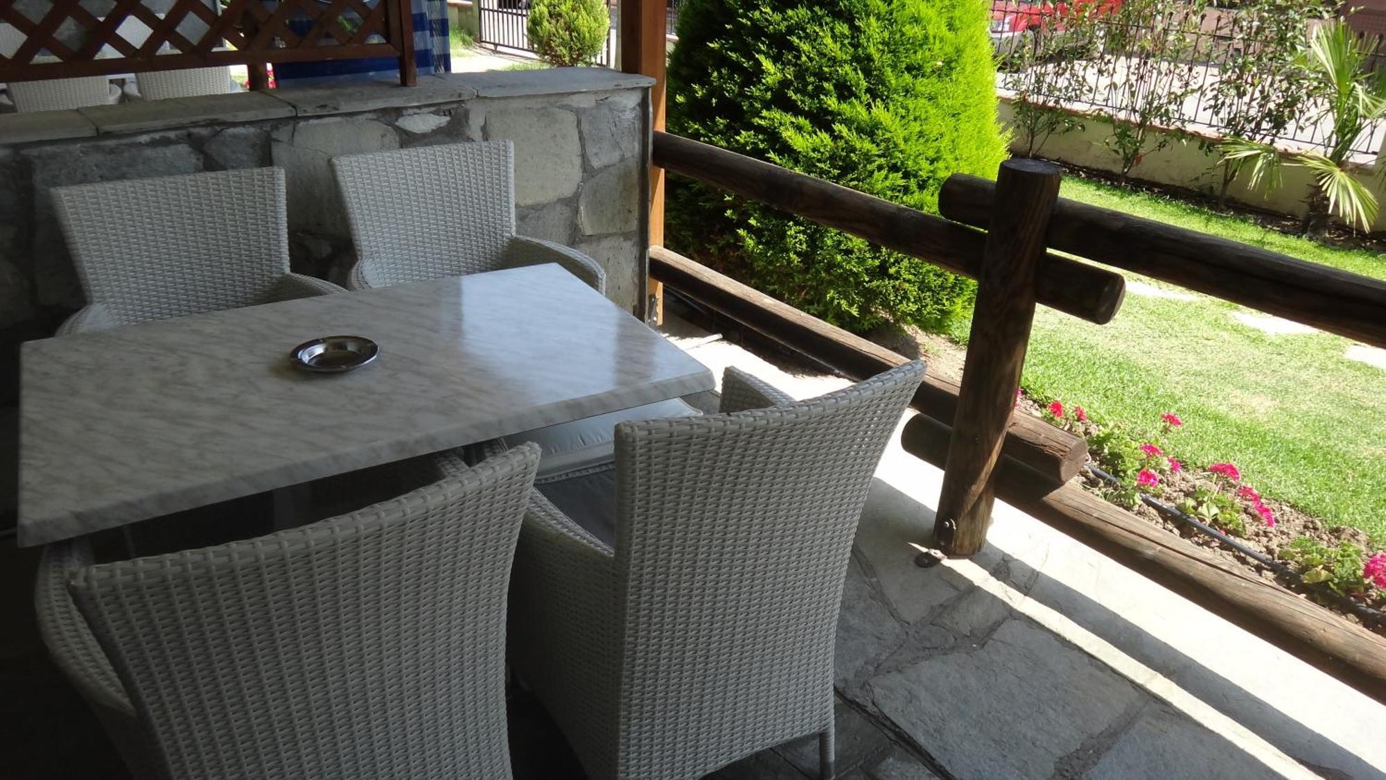 Leonidas Apartments And Suites 莫拉卡里瓦 外观 照片