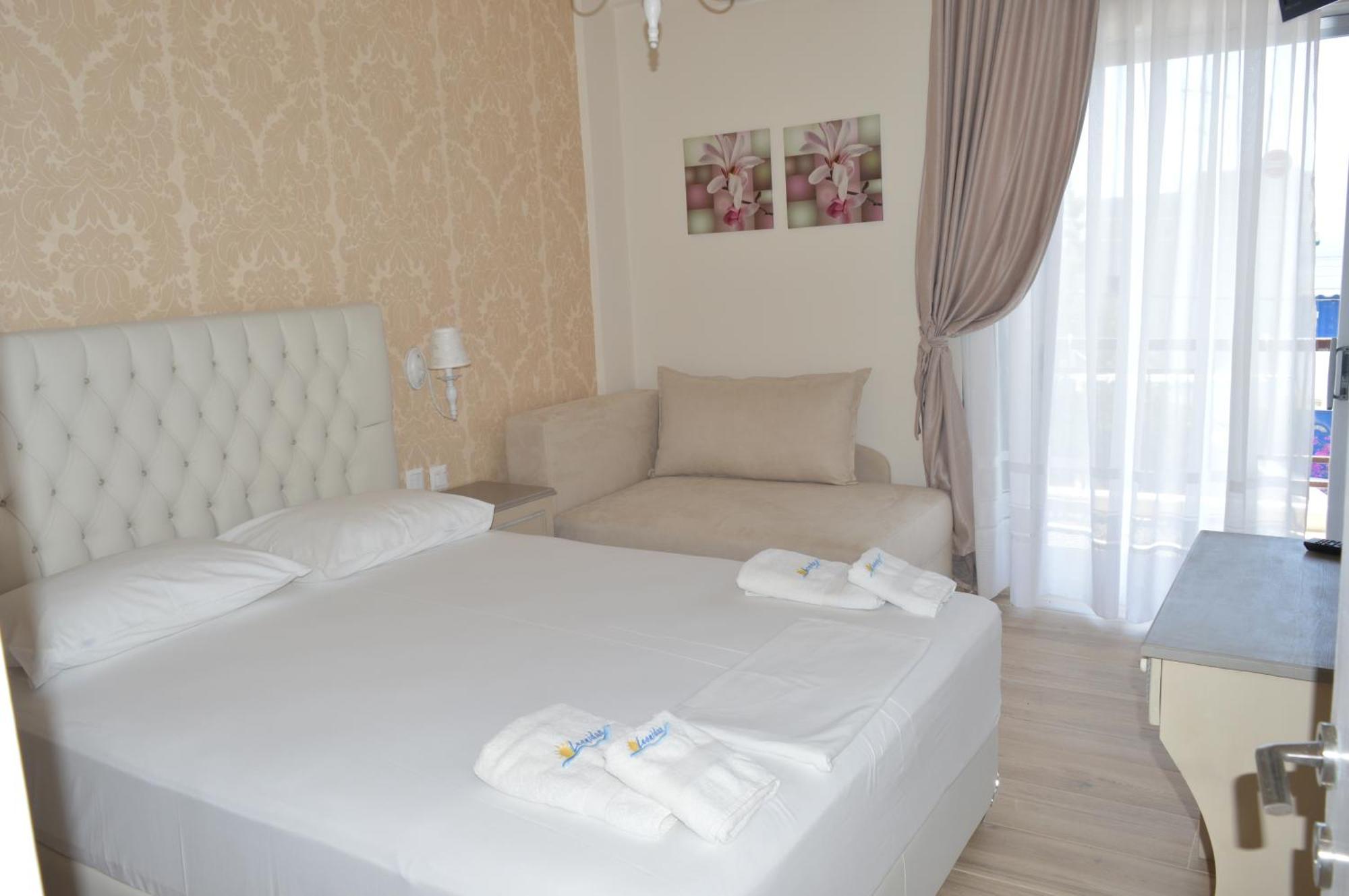 Leonidas Apartments And Suites 莫拉卡里瓦 外观 照片